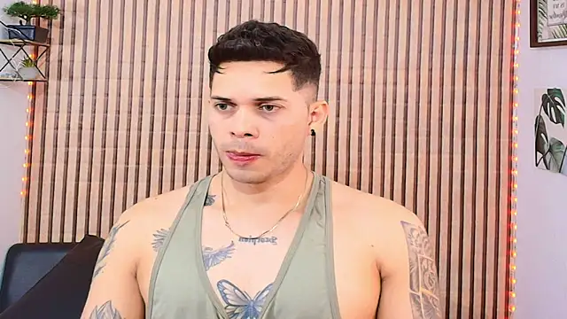 Snapshot of johan_speitzer chatting on 03/23/26, 12:25 johan speitzer online show from 03/23/26, 12:25