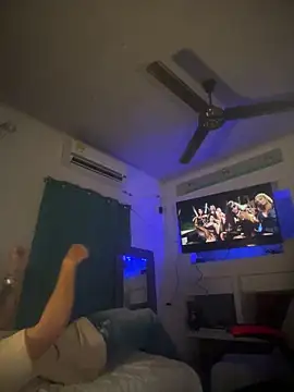 Snapshot of AngelLatinBoy chatting on 03/09/26, 04:05 AngelLatinBoy online show from 03/09/26, 04:05