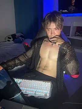 AngelLatinBoy online show from 04/01/26, 04:46