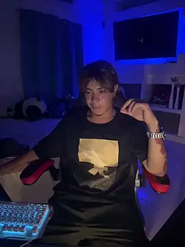 AngelLatinBoy online show from 04/03/26, 04:32
