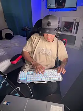 AngelLatinBoy online show from 04/08/26, 02:33