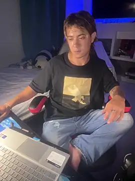 AngelLatinBoy online show from 04/12/26, 03:44
