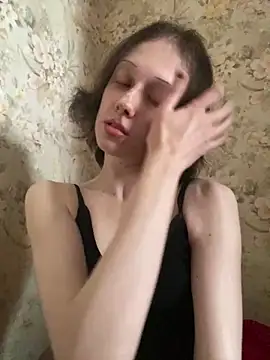 AmanitaXXX69 online show from 04/04/26, 08:23