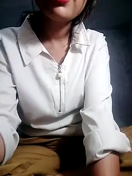 Divya3107 online show from 03/30/26, 04:24