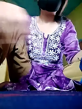 Divya3107 online show from 04/16/26, 02:56