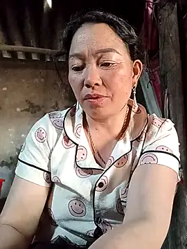 Yellow-pink online show from 03/24/26, 04:39