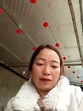 Yellow-pink online show from 03/27/26, 11:10