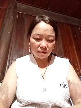 Yellow-pink online show from 04/03/26, 01:42