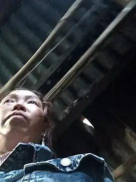 Yellow-pink online show from 04/20/26, 11:02