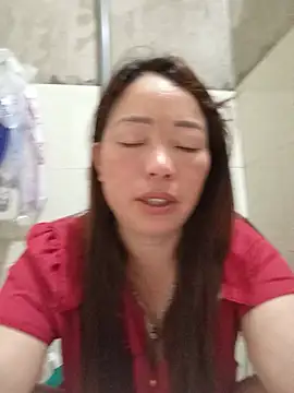 Snapshot of Yellow-pink chatting on 07/04/26, 10:49 Yellow-pink online show from 07/04/26, 10:49