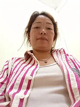 Snapshot of Yellow-pink chatting on 07/25/26, 12:25 Yellow-pink online show from 07/25/26, 12:25