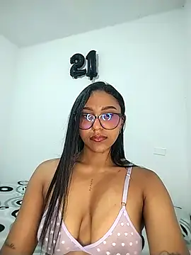 Victoria Gonzalez online show from 04/12/26, 10:48