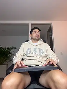 TroyeSavage online show from 04/02/26, 10:46