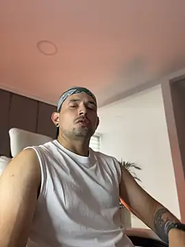 TroyeSavage online show from 04/14/26, 09:54