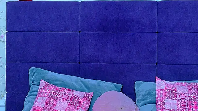 NataliaCroft online show from 04/23/26, 02:19