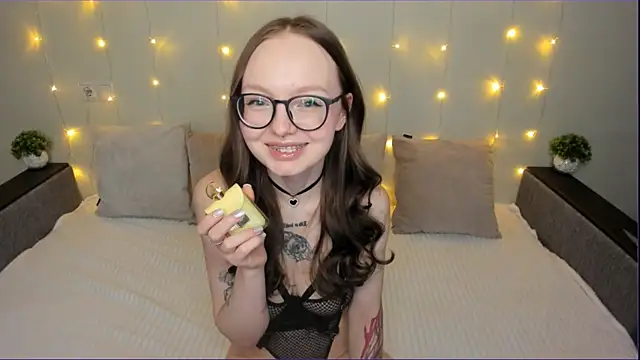 IvyHornyCore online show from 04/04/26, 06:05