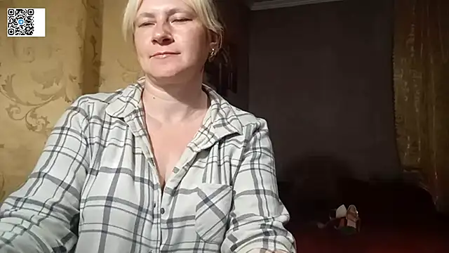 Snapshot of DiamondLady555 chatting on 06/15/26, 07:05 DiamondLady555 online show from 06/15/26, 07:05