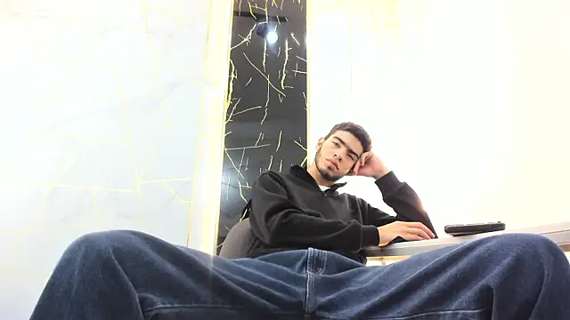 Valentin Lux online show from 03/25/26, 03:23