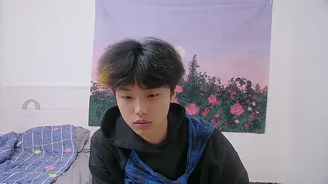 icecream-002 online show from 04/10/26, 11:15