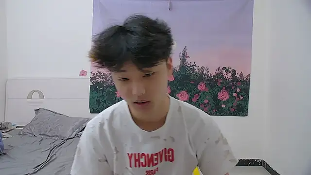 icecream-002 online show from 04/21/26, 11:49