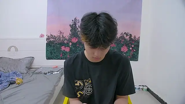 icecream-002 online show from 04/23/26, 12:29