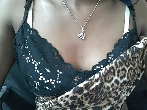 Couplehot00 online show from 03/26/26, 08:09