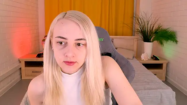 CarolMoor online show from 03/26/26, 09:15