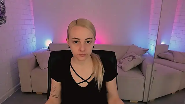 CarolMoor online show from 03/27/26, 09:10