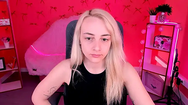 CarolMoor online show from 04/07/26, 09:10