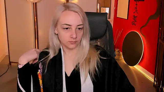 CarolMoor online show from 04/23/26, 09:08