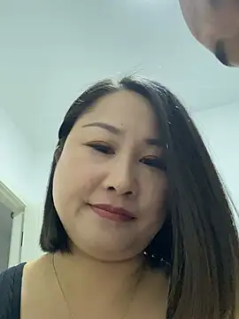 Snapshot of xiaoyi-10 chatting on 04/10/26, 10:53 xiaoyi-10 online show from 04/10/26, 10:53