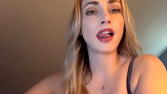 ScarlettSensitive online show from 04/15/26, 02:13