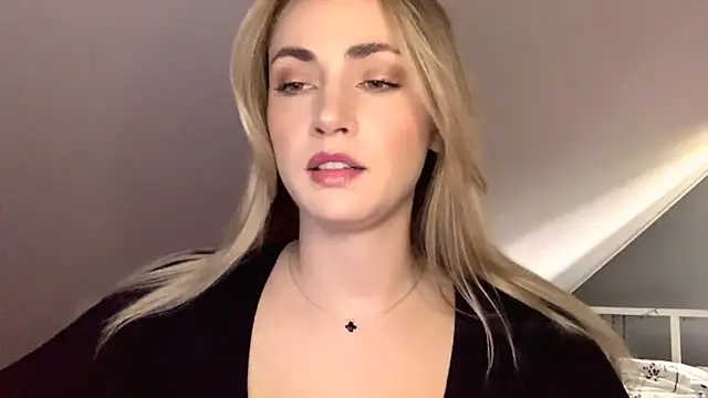 ScarlettSensitive online show from 05/04/26, 02:24