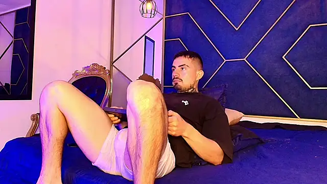 Dallas Whitee online show from 03/18/26, 06:44