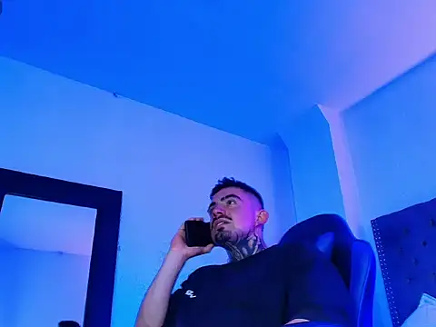 Dallas Whitee online show from 04/09/26, 07:08