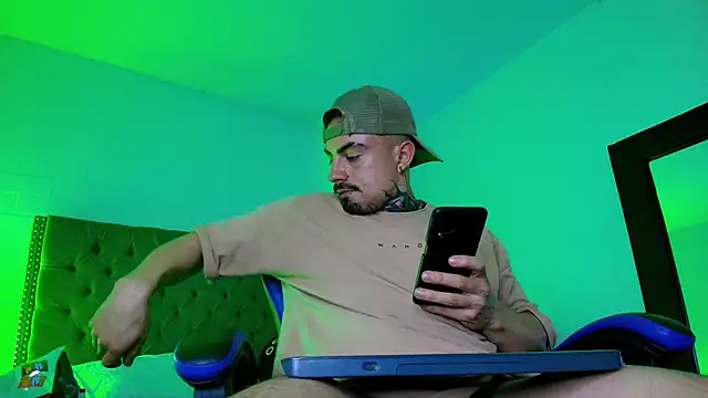 Dallas Whitee online show from 05/09/26, 08:03
