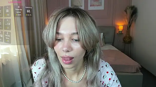 LuluAlis online show from 03/26/26, 01:49