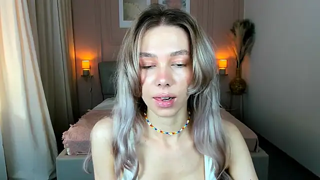 LuluAlis online show from 04/22/26, 01:01