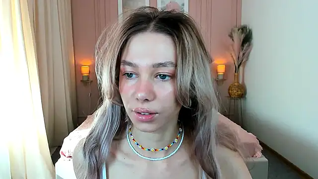 LuluAlis online show from 04/23/26, 01:13