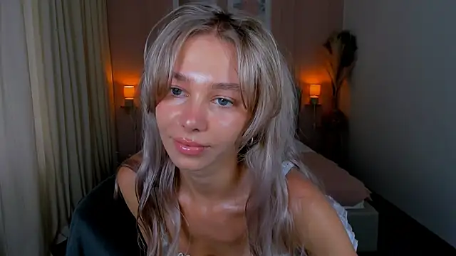 LuluAlis online show from 05/18/26, 01:28