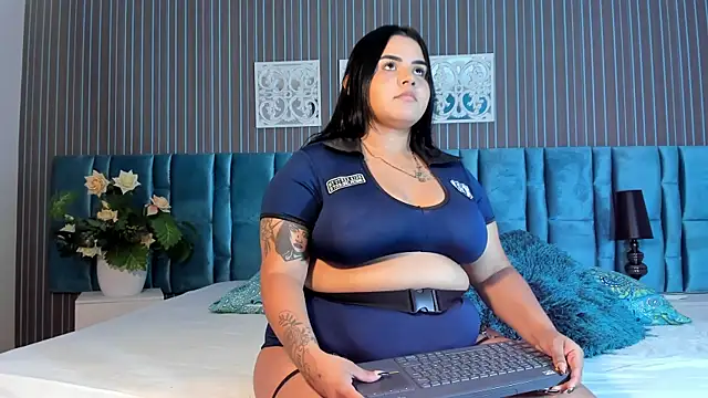 Snapshot of MiiaaVelvet chatting on 04/12/26, 08:14 MiiaaVelvet online show from 04/12/26, 08:14