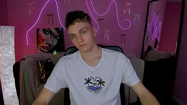 Snapshot of john_lik chatting on 03/30/26, 12:28 john lik online show from 03/30/26, 12:28