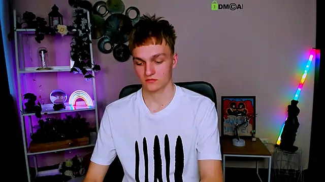 Snapshot of john_lik chatting on 04/06/26, 01:45 john lik online show from 04/06/26, 01:45