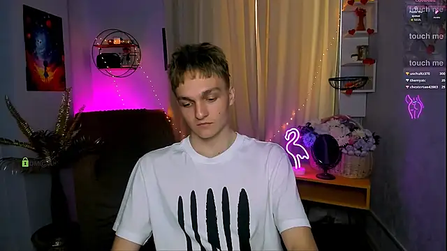 Snapshot of john_lik chatting on 04/15/26, 12:23 john lik online show from 04/15/26, 12:23