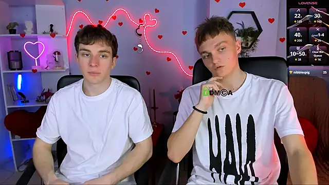 Snapshot of john_lik chatting on 04/16/26, 12:17 john lik online show from 04/16/26, 12:17