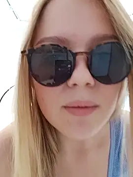 LittleForestELF2 online show from 03/11/26, 11:27