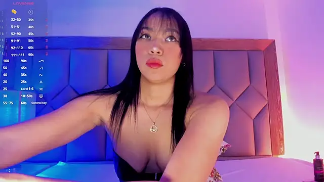 ValeriaRey  online show from 05/06/26, 09:09