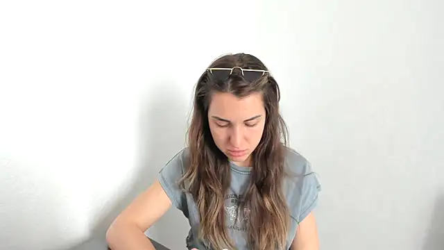 summmmersky1 online show from 04/08/26, 08:47