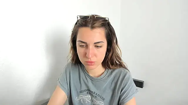 summmmersky1 online show from 04/24/26, 02:52