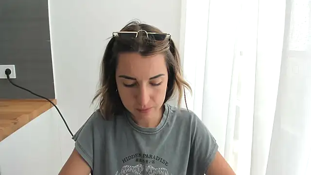 summmmersky1 online show from 06/03/26, 12:41